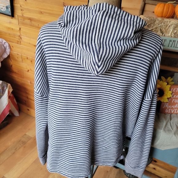 A New Day Hoodie sz XL - Picture 2 of 2